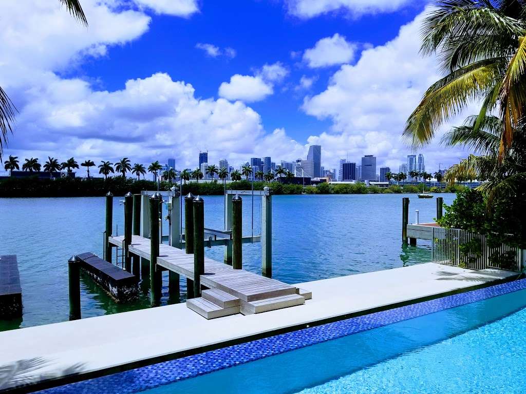 Rent Loft | 251 N Coconut Ln, Miami Beach, FL 33139 | Phone: (305) 467-0661