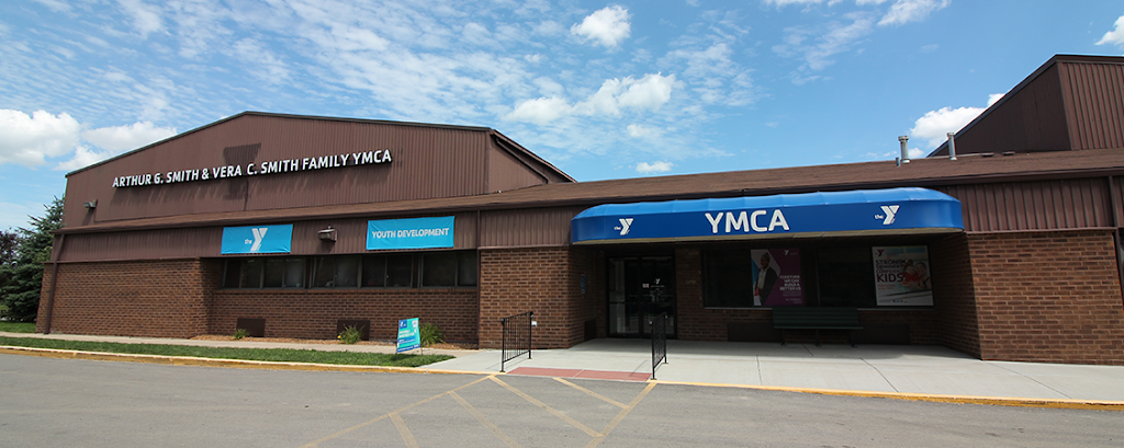 Smith Family YMCA | 1350 S Briggs St, Joliet, IL 60433, USA | Phone: (815) 726-3939