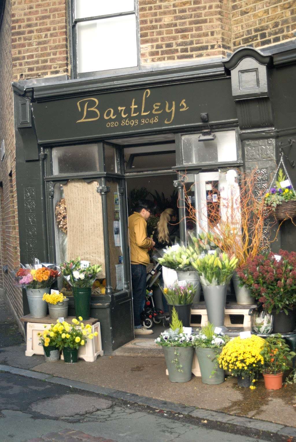 Bartleys Flowers Ltd | 82 Dulwich Village, London SE21 7AJ, UK | Phone: 020 8693 3048