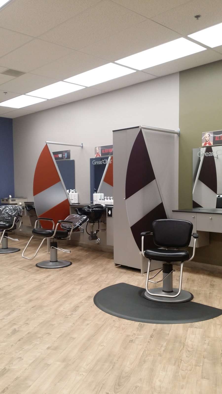 Great Clips | 21699 E Quincy Ave Ste C, Aurora, CO 80015, USA | Phone: (303) 766-6880