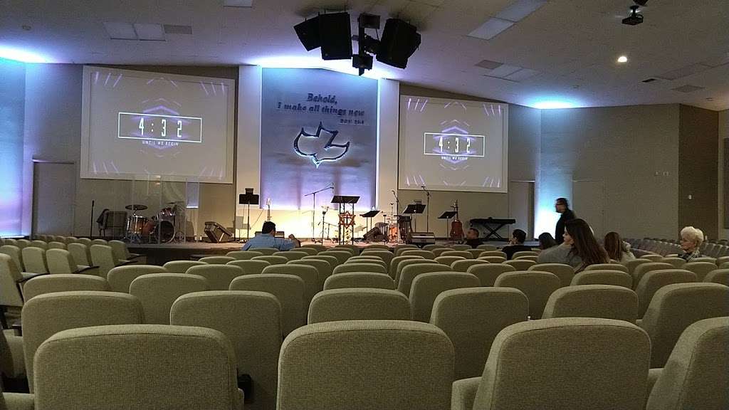 Calvary Chapel Chino Valley | 12205 Pipeline Ave, Chino, CA 91710, USA | Phone: (909) 464-8255