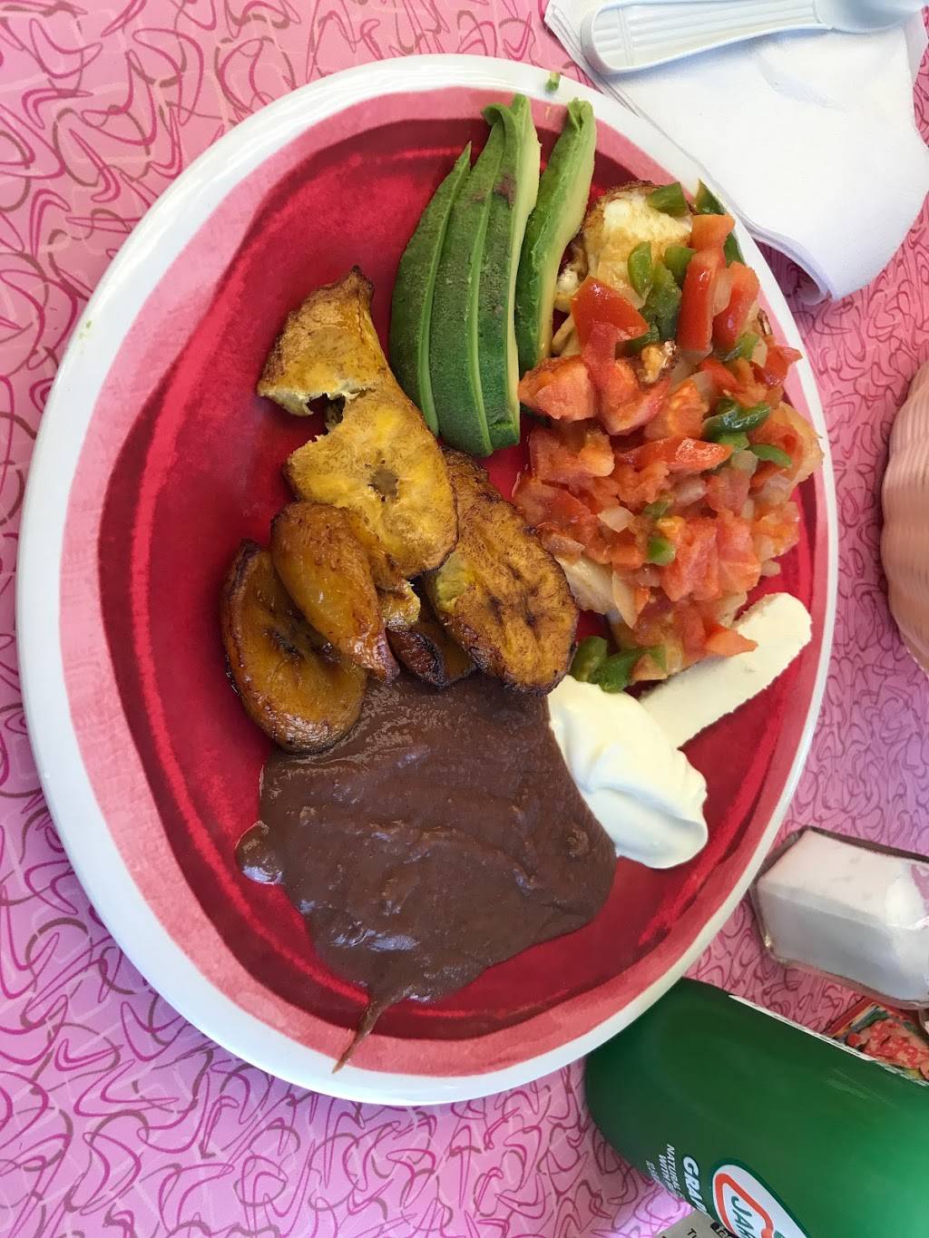 Los Antojitos Restaurant | 5272 Washington St, West Roxbury, MA 02132, USA | Phone: (617) 469-2100