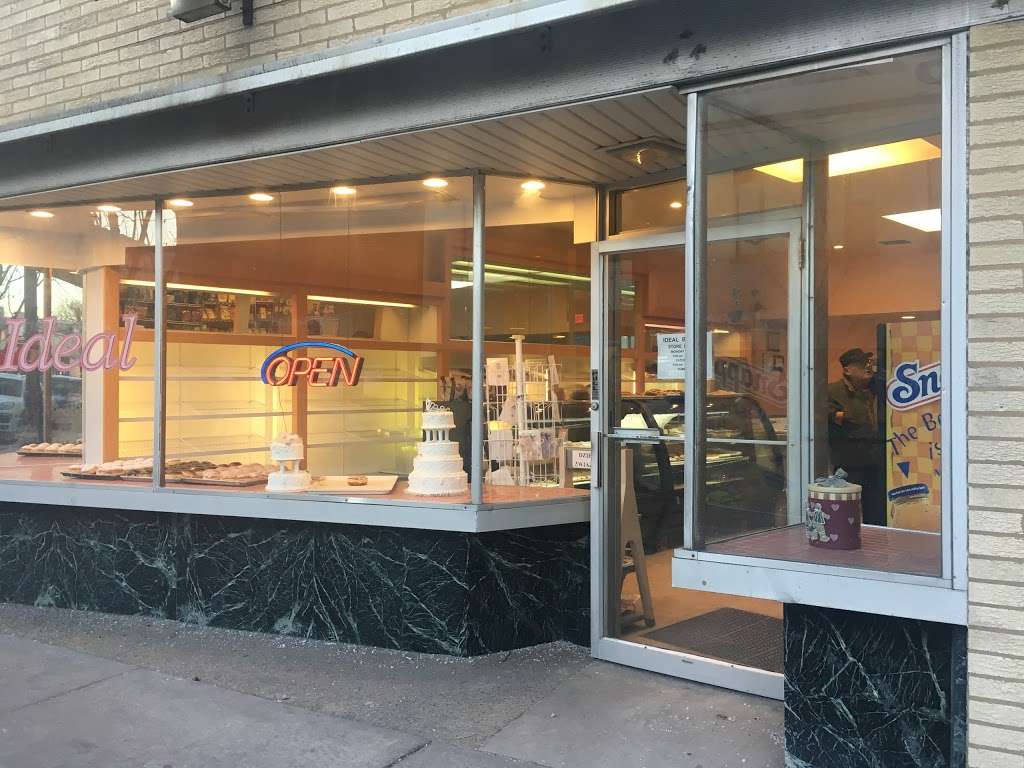 Ideal Bakery | 4765 N Milwaukee Ave, Chicago, IL 60630, USA | Phone: (773) 685-4622