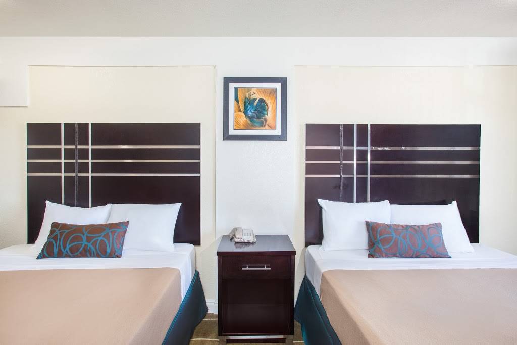 Travelodge by Wyndham Fresno Yosemite Area | 3876 N Blackstone Ave, Fresno, CA 93726, USA | Phone: (559) 229-9840