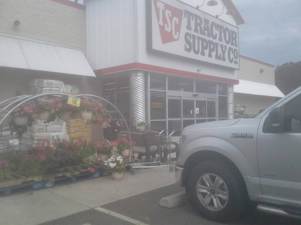 Tractor Supply Co. | 690 Academy Dr, Bessemer, AL 35022, USA | Phone: (205) 426-9905
