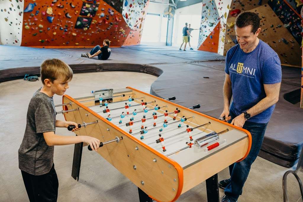 Übergrippen Indoor Climbing Crag | 8610 E 21st Ave, Denver, CO 80238 | Phone: (720) 592-0716