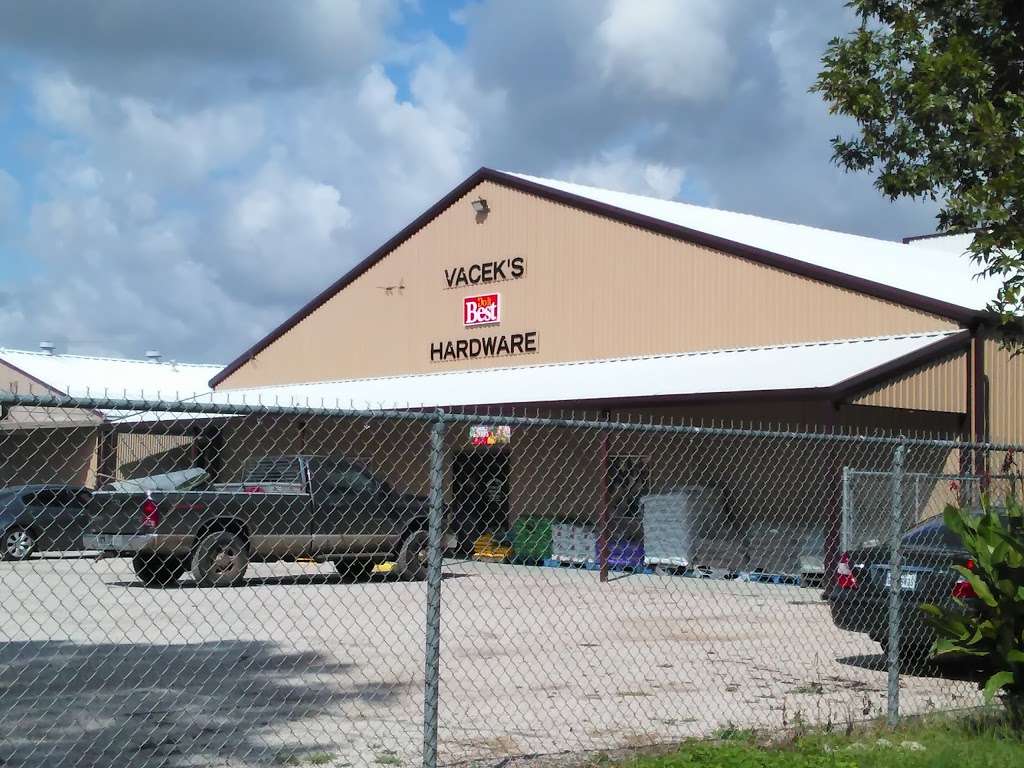 Vaceks Hardware & Rentals | 735 Main St, East Bernard, TX 77435, USA | Phone: (979) 335-7943