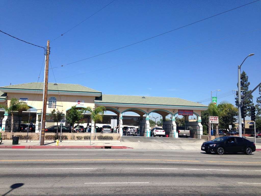 Best West Car Wash | 8263 Laurel Canyon Blvd, North Hollywood, CA 91605, USA | Phone: (323) 938-0404