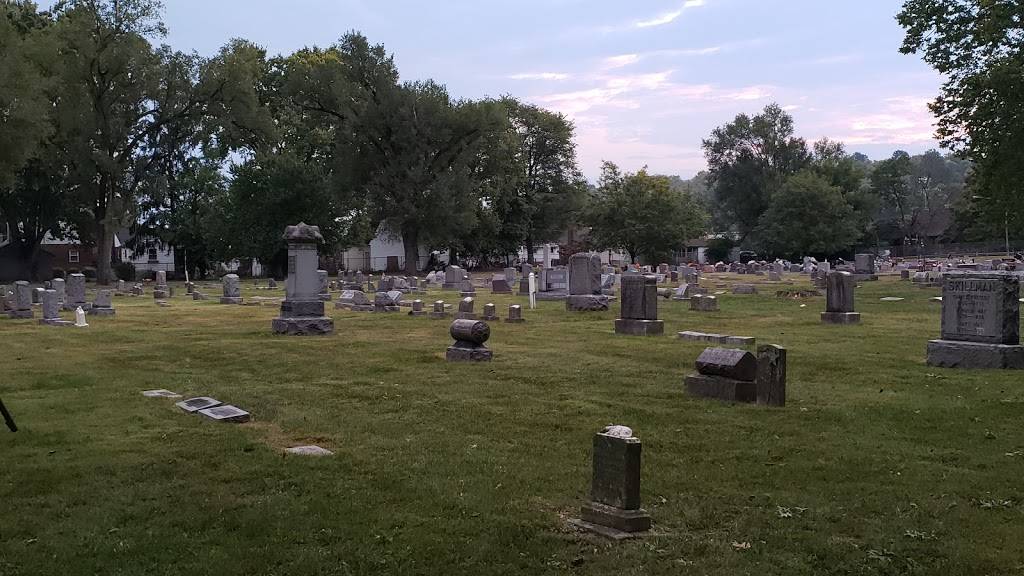 Reading Cemetery | 200 W Columbia Ave, Cincinnati, OH 45215 | Phone: (513) 554-1027