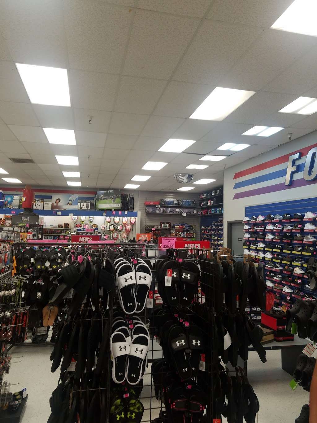 Big 5 Sporting Goods | 1610 W Whittier Blvd, La Habra, CA 90631 | Phone: (562) 694-5488