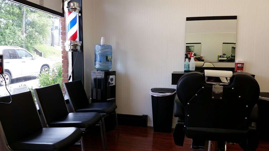 D Martins Barber Shop | 29 Campwoods Rd, Ossining, NY 10562, USA | Phone: (914) 236-3899