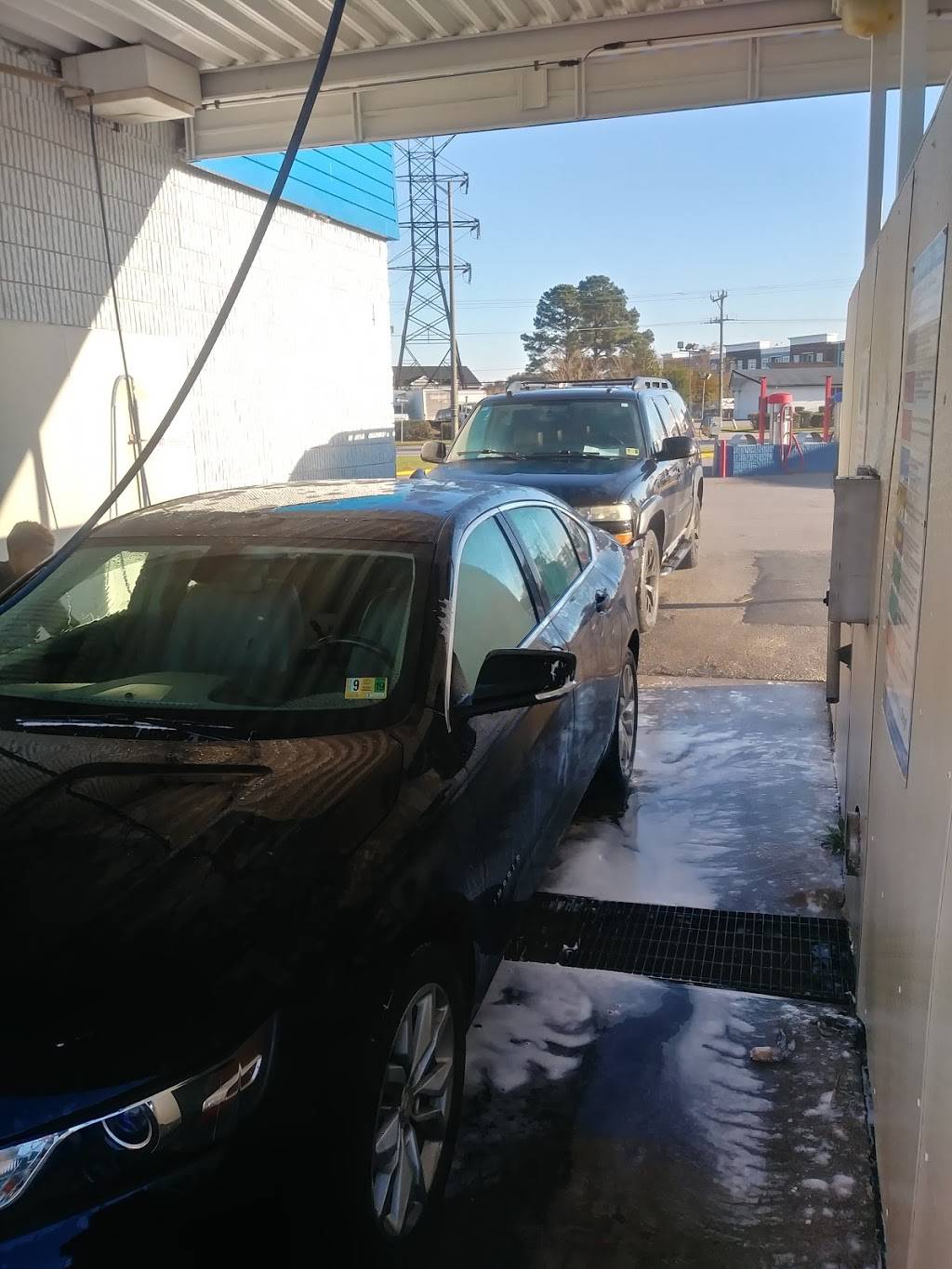 FW Express Car Wash | 601 Newtown Rd, Virginia Beach, VA 23462, USA | Phone: (757) 233-7610
