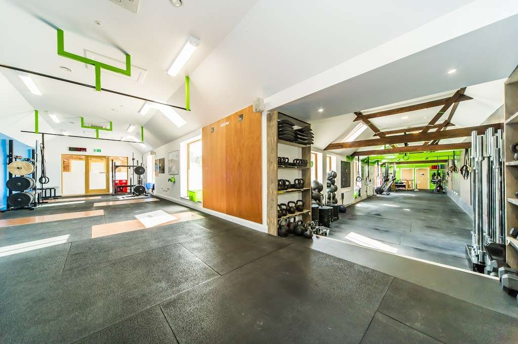 CrossFit ChalkBox Gym Sevenoaks (Borough Green) | 2, Cricketts Farm, Borough Green Road, Ightham, Borough Green, Ightham, Sevenoaks TN15 9JB, UK | Phone: 07905 789144