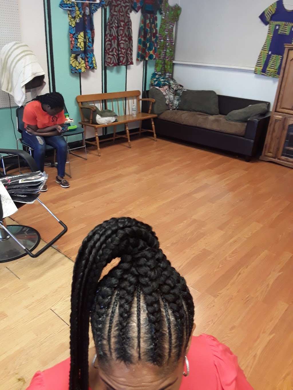 The Queen African Hair Braiding | 8325 Wornall Rd, Kansas City, MO 64114, USA | Phone: (816) 328-9303