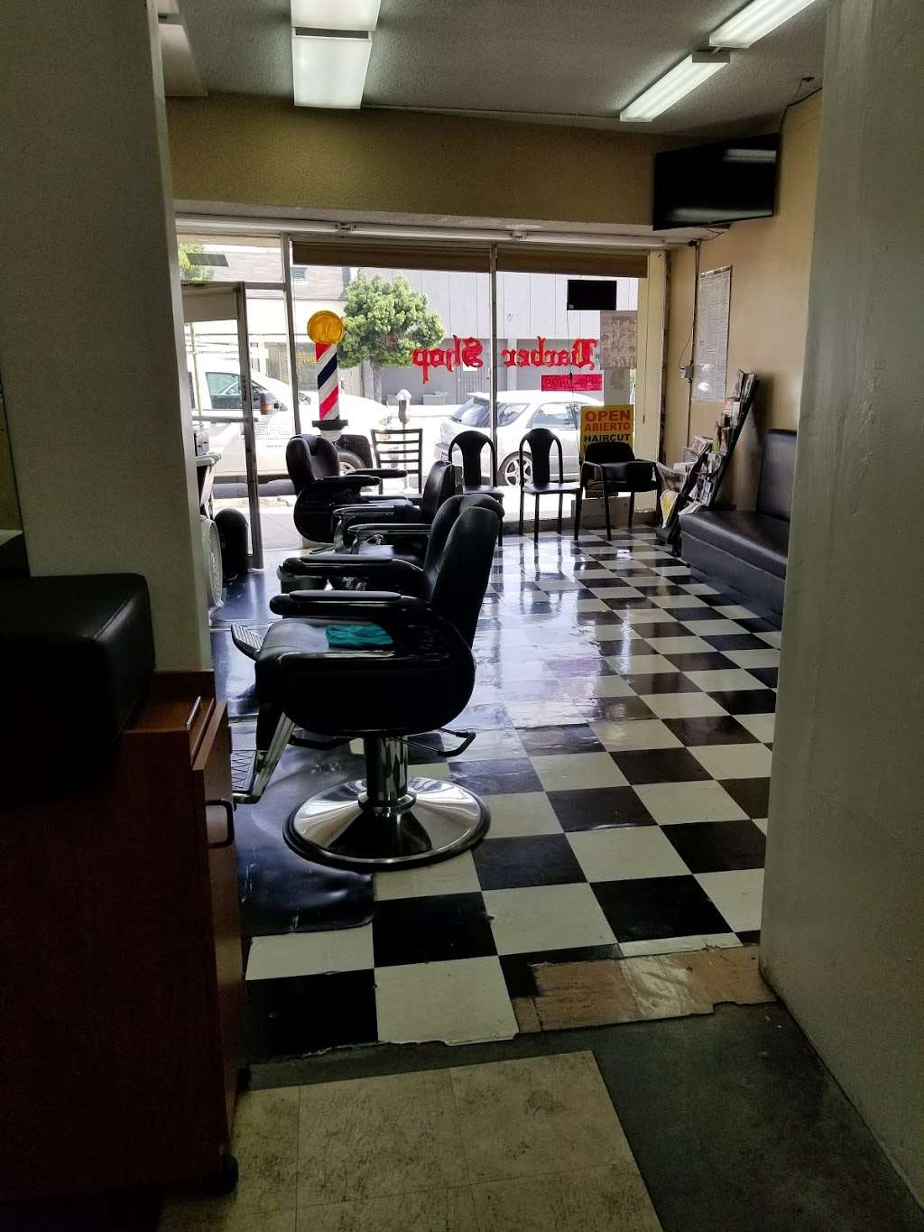 Freds Utopia Hair Salon | 5276 Pico Blvd, Los Angeles, CA 90019, USA | Phone: (323) 934-9898
