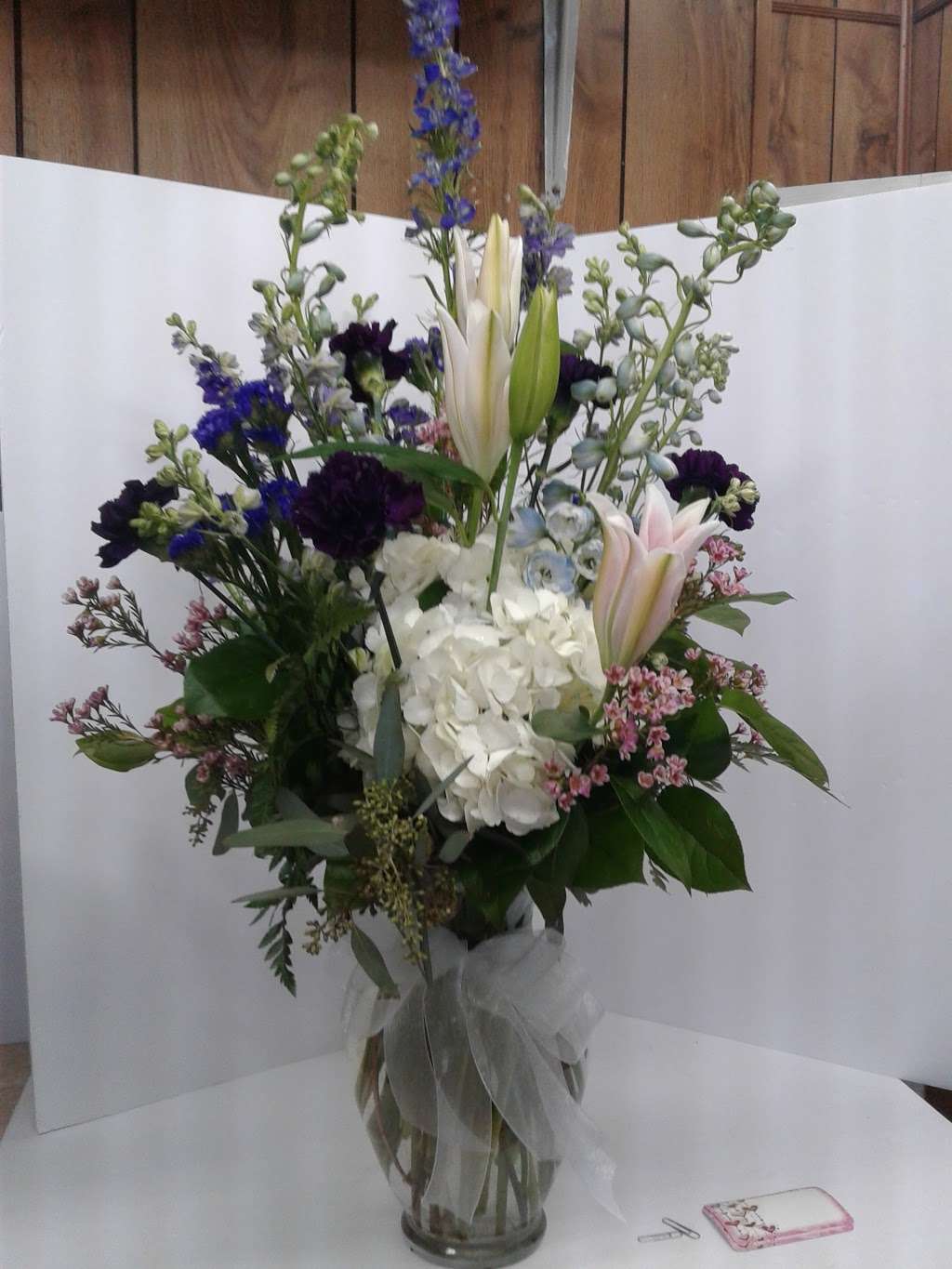 Eagledale Florist | 3615 W 30th St, Indianapolis, IN 46222 | Phone: (317) 924-4249