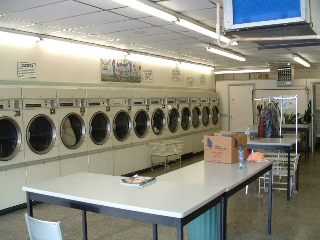 Silver Heights Coin Laundry | 9320 Blue Lick Rd, Louisville, KY 40229, USA | Phone: (502) 964-9234