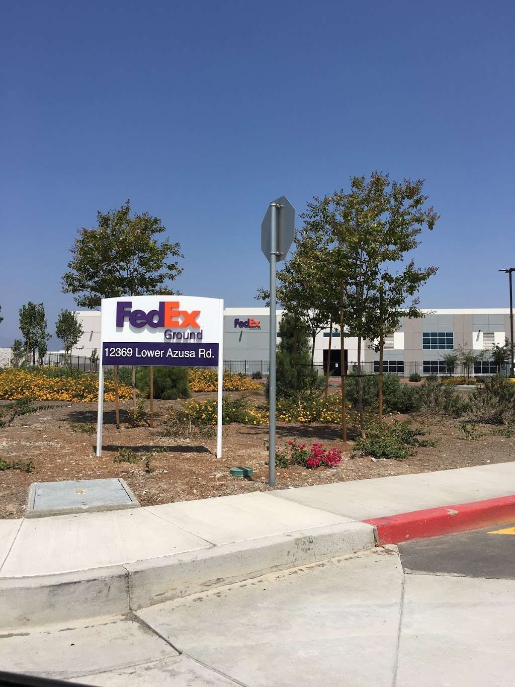 FedEx Ground | 12369 Lower Azusa Rd, Arcadia, CA 91006, USA | Phone: (800) 463-3339