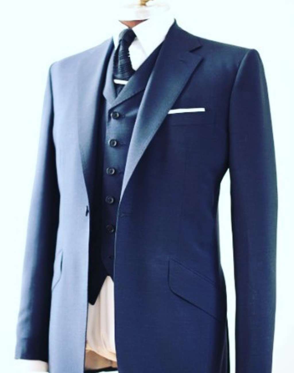 TruTailor Co Custom Suits | 1 Park Plaza #600, Irvine, CA 92614, USA | Phone: (562) 846-6649