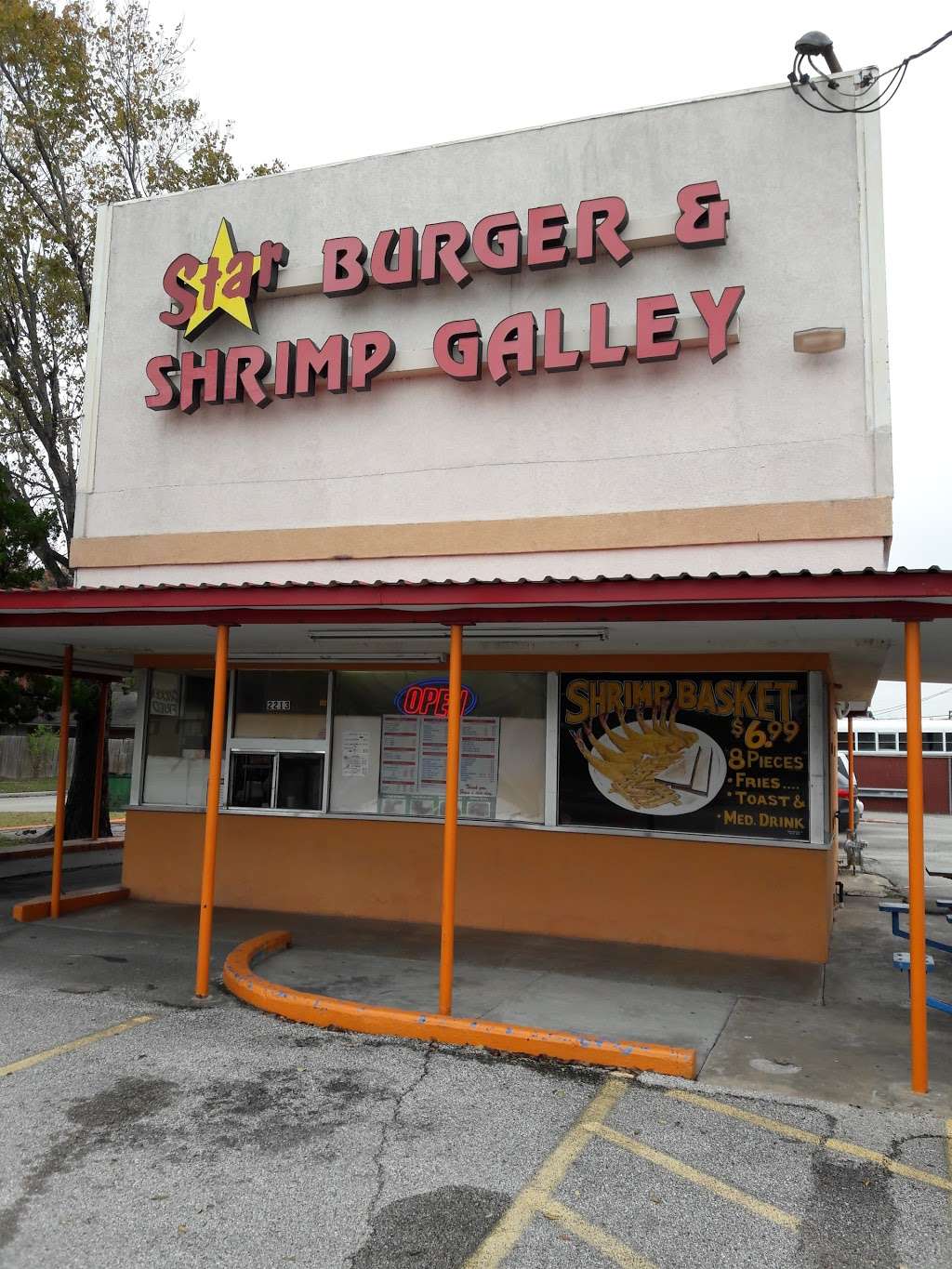 Star Burger & Shrimp Galley | 2213 Strawberry Rd, Pasadena, TX 77502, USA | Phone: (713) 477-0097