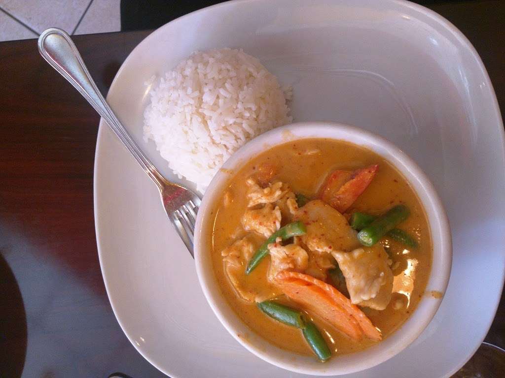 Summit Thai Cuisine | 320 NJ-10 # 9, East Hanover, NJ 07936, USA | Phone: (973) 887-8815