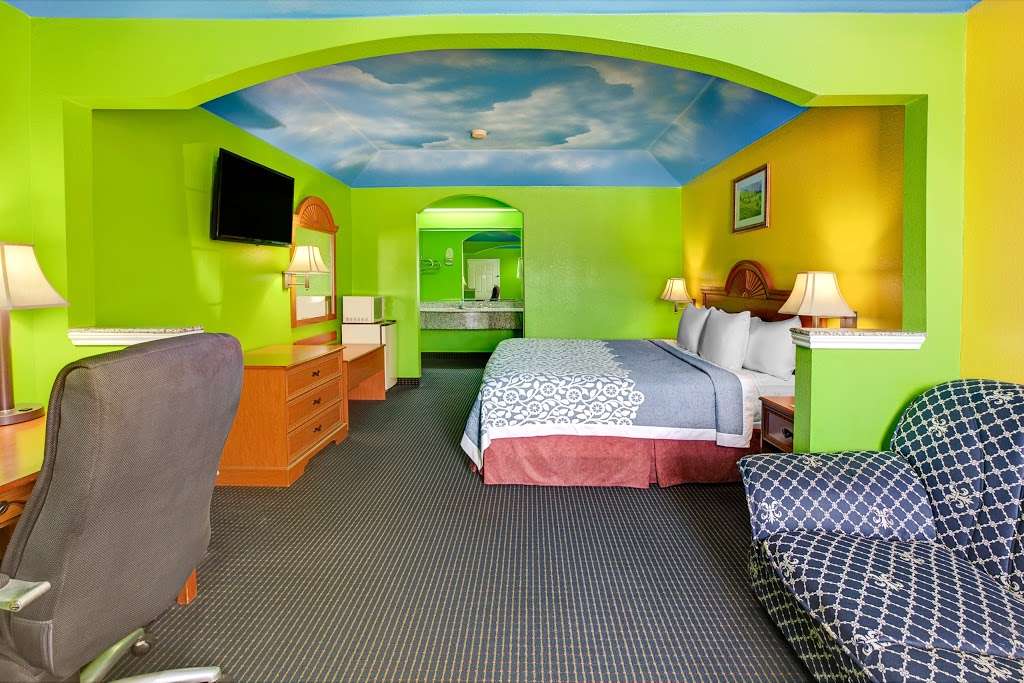 Sapphire Inn & Suites | 15765 East Fwy, Channelview, TX 77530, USA | Phone: (281) 457-0140