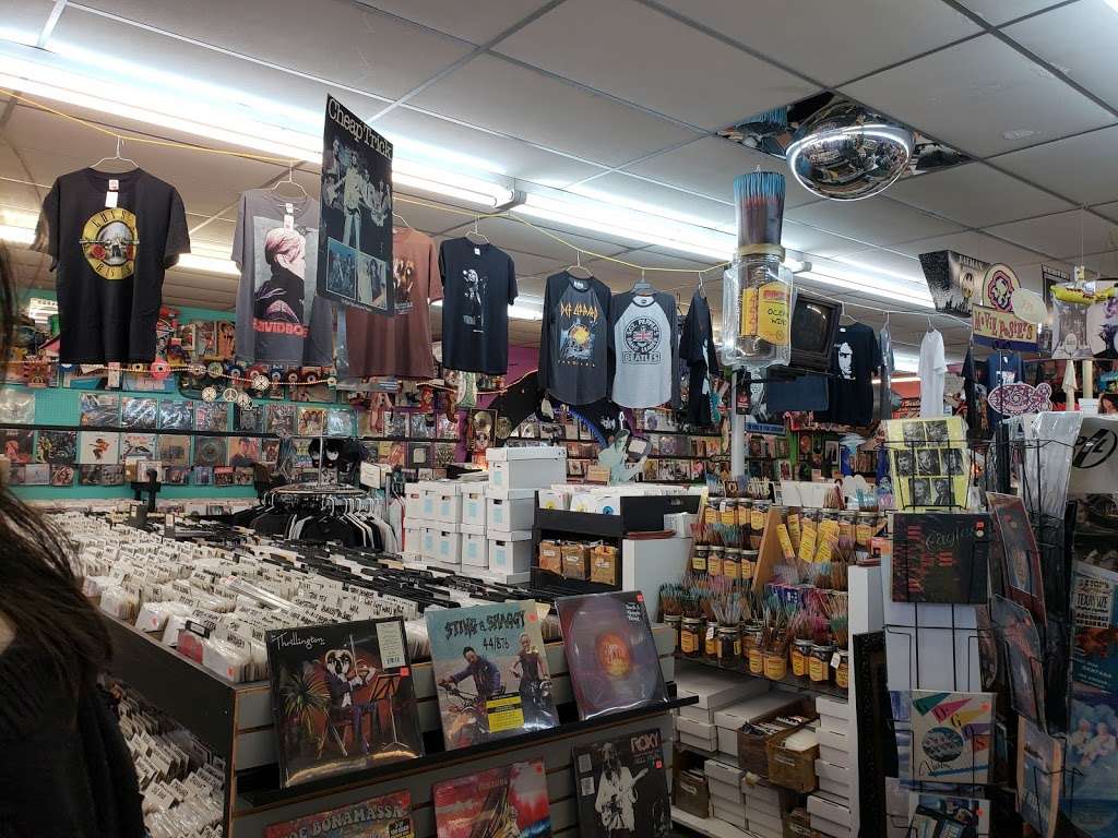 Rock & Roll Heaven | 1814 N Orange Ave, Orlando, FL 32804, USA | Phone: (407) 896-1952