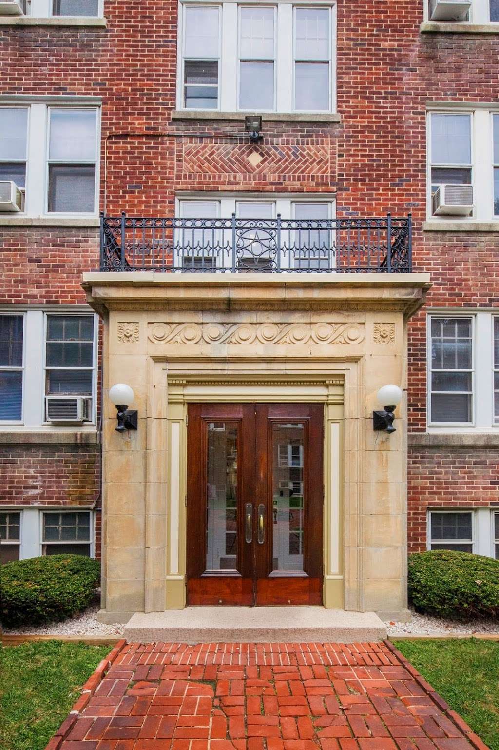 Pastorius Court Apartments | 6600 Lincoln Dr, Philadelphia, PA 19119, USA | Phone: (215) 484-2201