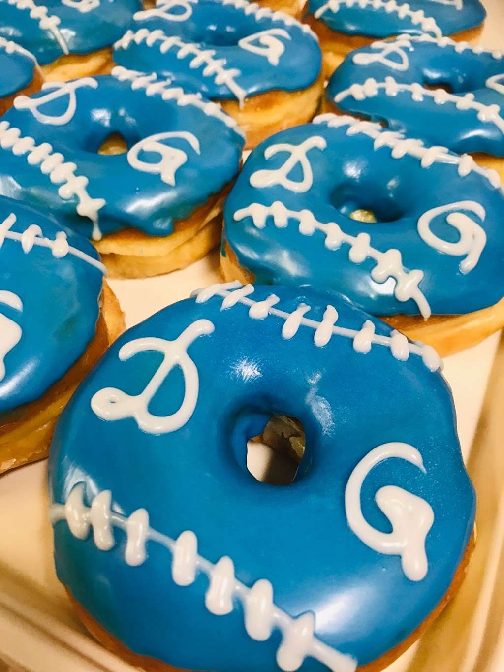 Freshh Donuts | 2545 Chino Hills Pkwy, Chino Hills, CA 91709, USA | Phone: (909) 393-0750