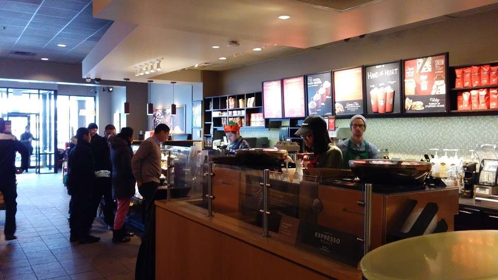 Starbucks | 2566B N Elston Ave, Chicago, IL 60647, USA | Phone: (773) 227-2936