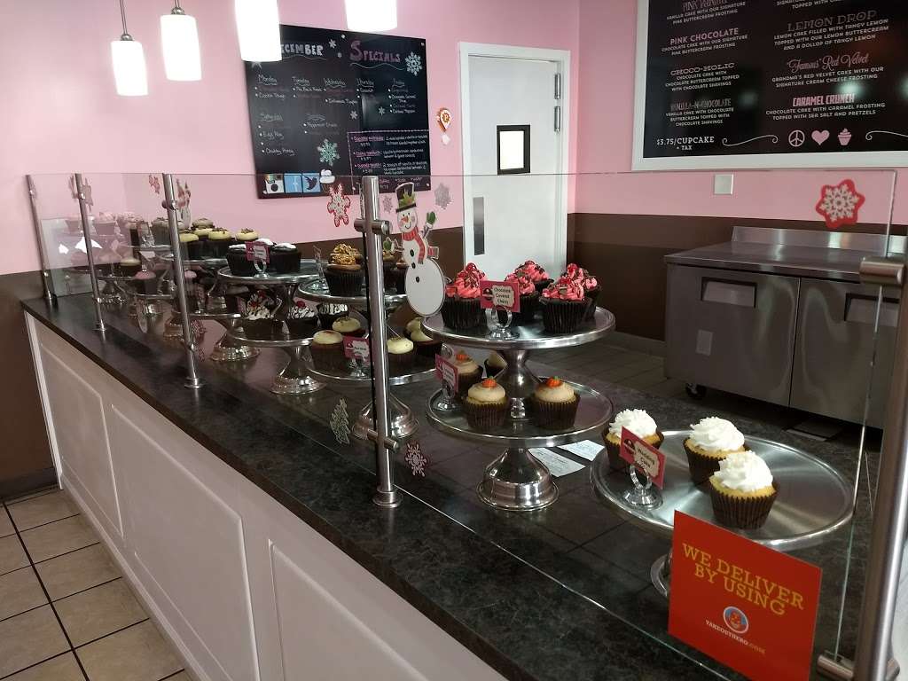 Smallcakes: A Cupcakery - Lakeland | 1560 Town Center Dr, Lakeland, FL 33803 | Phone: (863) 226-5449