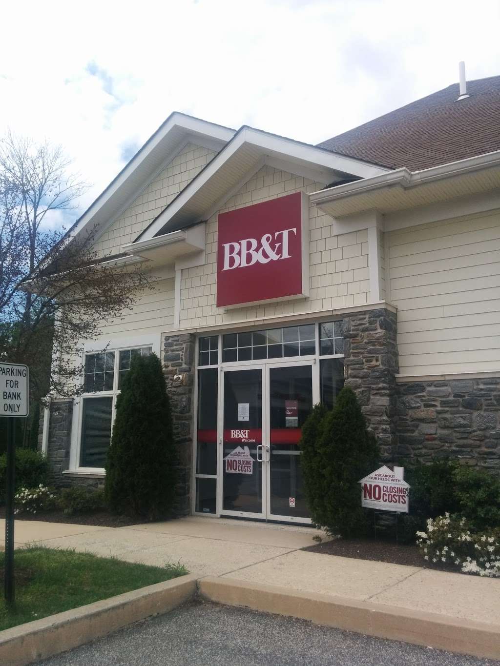 BB&T | 200 S Newtown Street Rd, Newtown Square, PA 19073, USA | Phone: (610) 356-1574