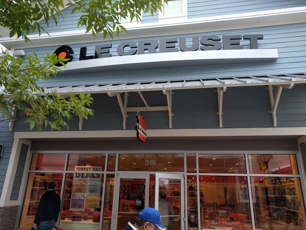 Le Creuset Outlet Store | 80 Premium Outlets Blvd #319, Merrimack, NH 03054, USA | Phone: (603) 424-7638