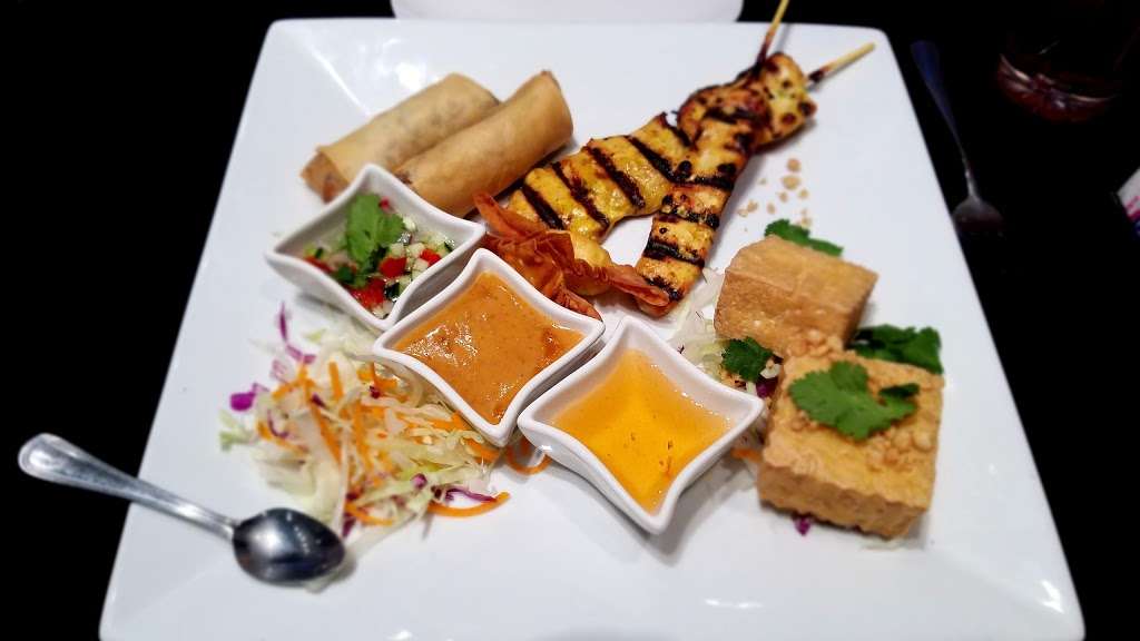 Naga - Thai Dining | 76 W Horizon Ridge Pkwy #150, Henderson, NV 89012, USA | Phone: (702) 508-2008