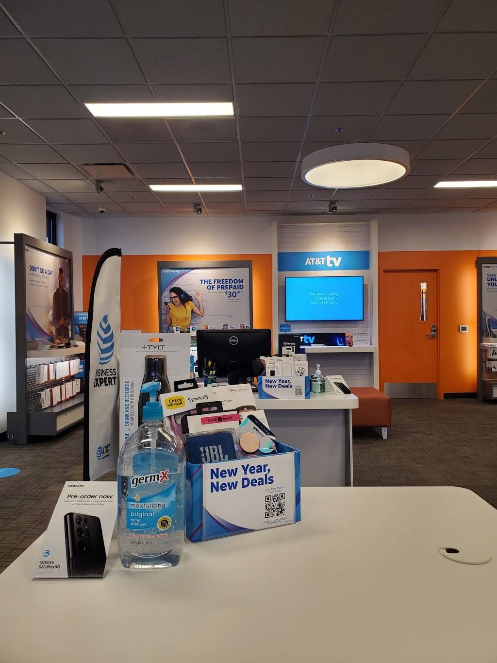 AT&T Store | 17155 SE Sunnyside Rd Suite 160, Happy Valley, OR 97015, USA | Phone: (503) 563-6669