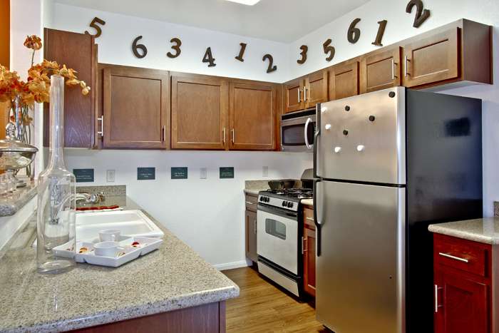 Arzano Apartments | 6275 Boulder Hwy, Las Vegas, NV 89122, USA | Phone: (702) 990-2644