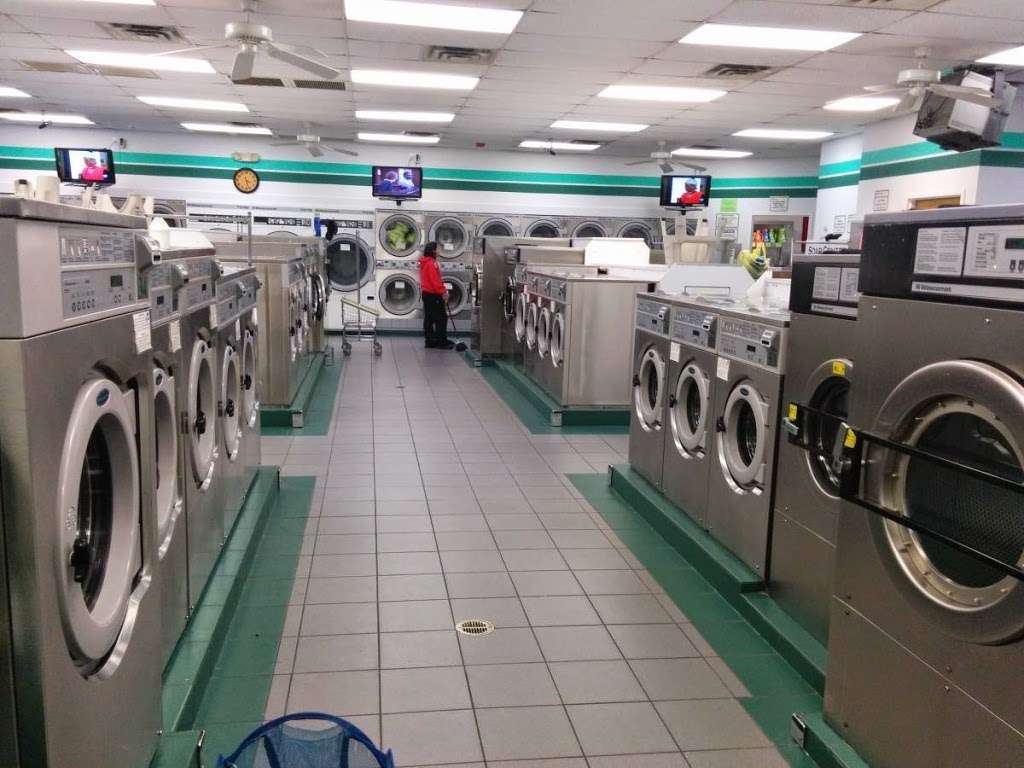 Mega Wash Laundromat | 900 E Arrowood Rd, Charlotte, NC 28273, USA | Phone: (704) 553-2711