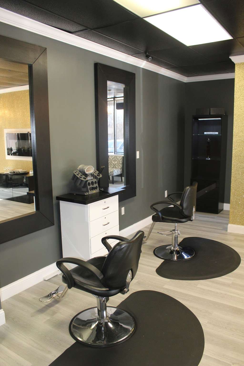 Salon De JaRis | 2400 S Lees Summit Rd Suite 160, Independence, MO 64055 | Phone: (816) 926-0444