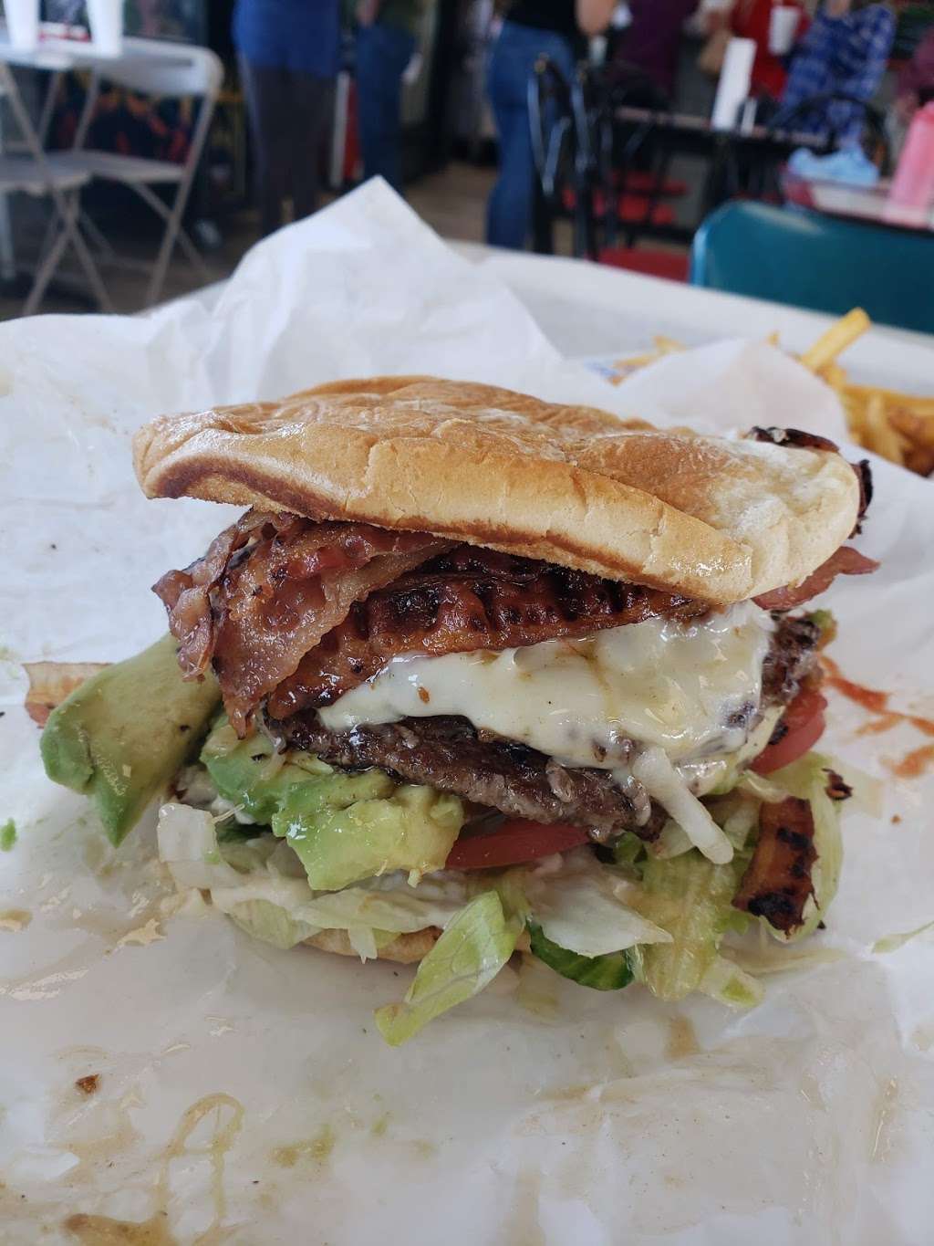 Toms Burgers & More | 13950 I-37, Elmendorf, TX 78112, USA | Phone: (210) 633-0143