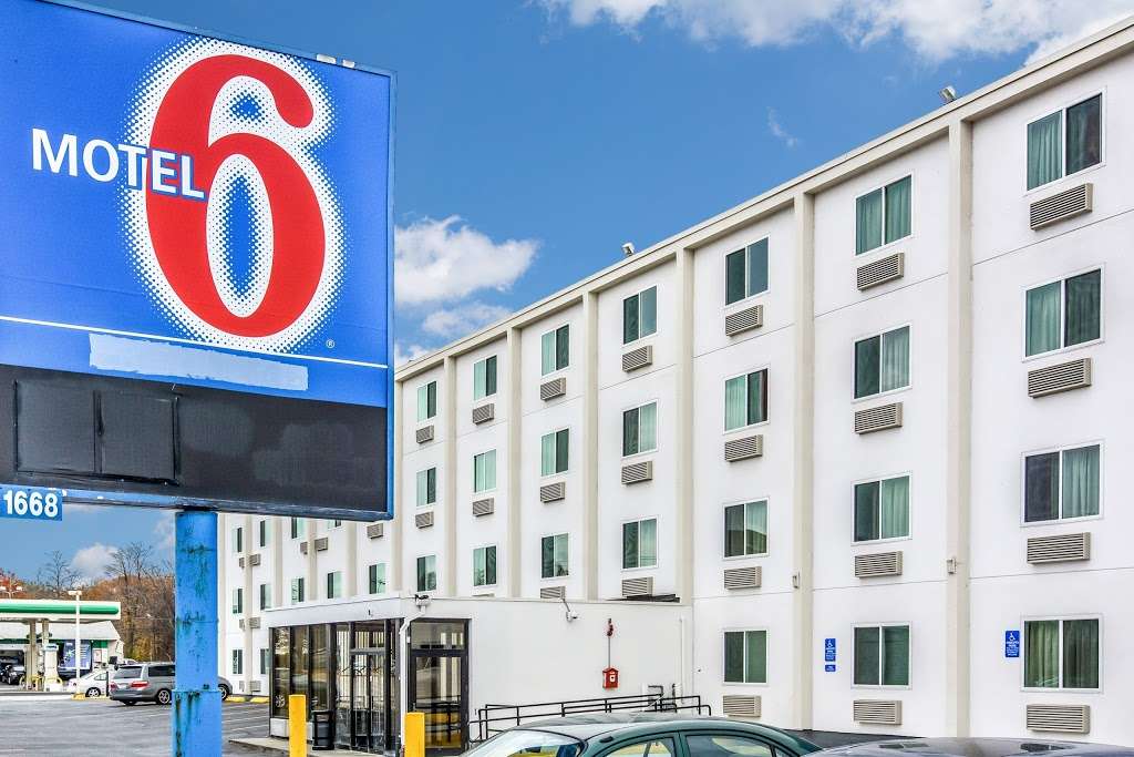 Motel 6 Boston West - Framingham | 1668 Worcester Rd, Framingham, MA 01702, USA | Phone: (508) 620-0500