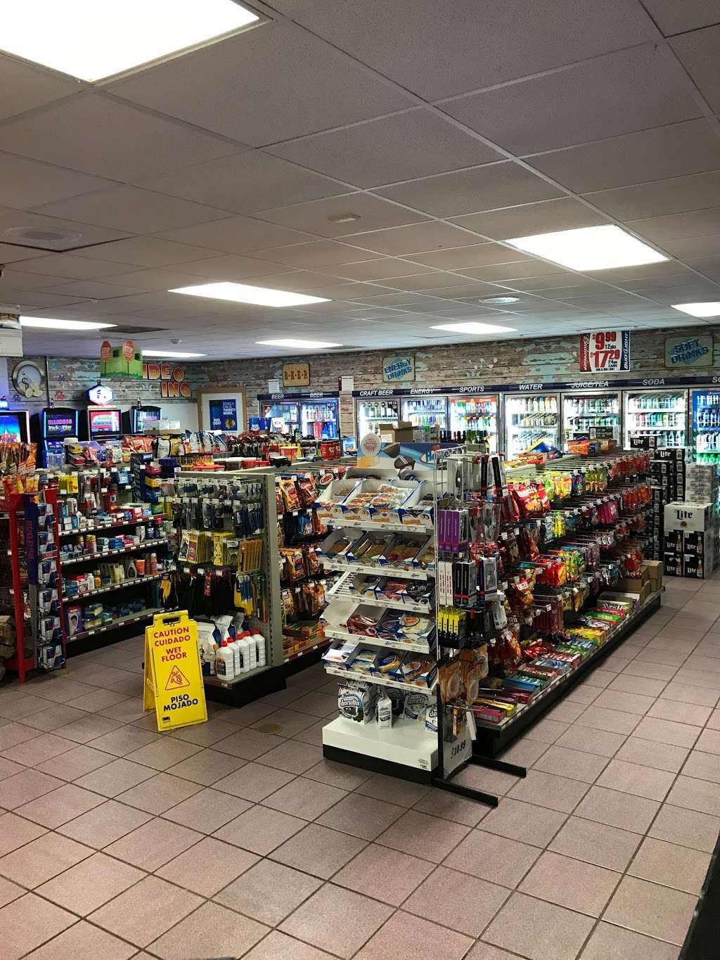 Country Stop Market & Gasoline | 9S595 State Route 47, Sugar Grove, IL 60554, USA | Phone: (630) 466-4699