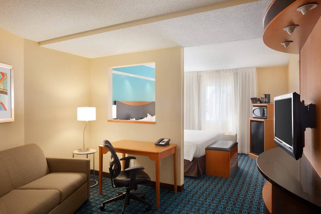 Fairfield Inn & Suites by Marriott Minneapolis St. Paul/Roseville | 3045 Centre Pointe Dr N, Roseville, MN 55113, USA | Phone: (651) 636-7869