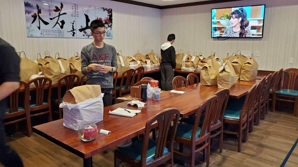 Family Chineses Restaurant | 139 Elm St, Salisbury, MA 01952, USA | Phone: (978) 463-4332