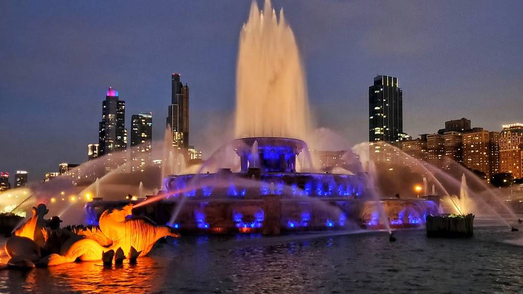 Buckingham Fountain | 301 S Columbus Dr, Chicago, IL 60605, USA | Phone: (312) 742-7529