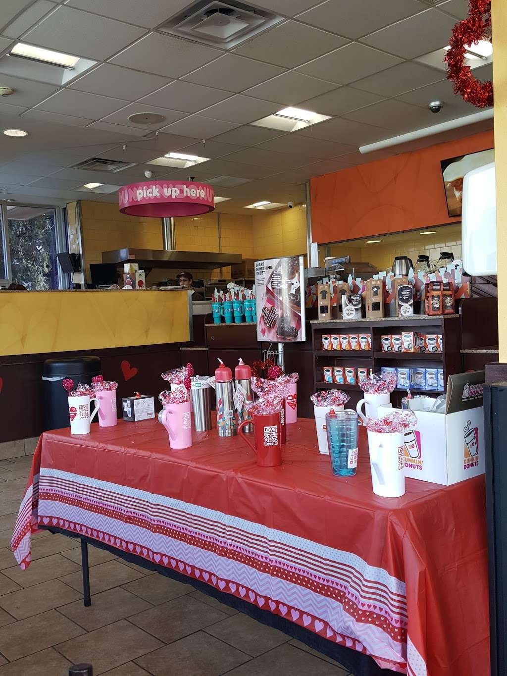 Dunkin | 2738 Hartford Ave, Johnston, RI 02919, USA | Phone: (401) 443-1499