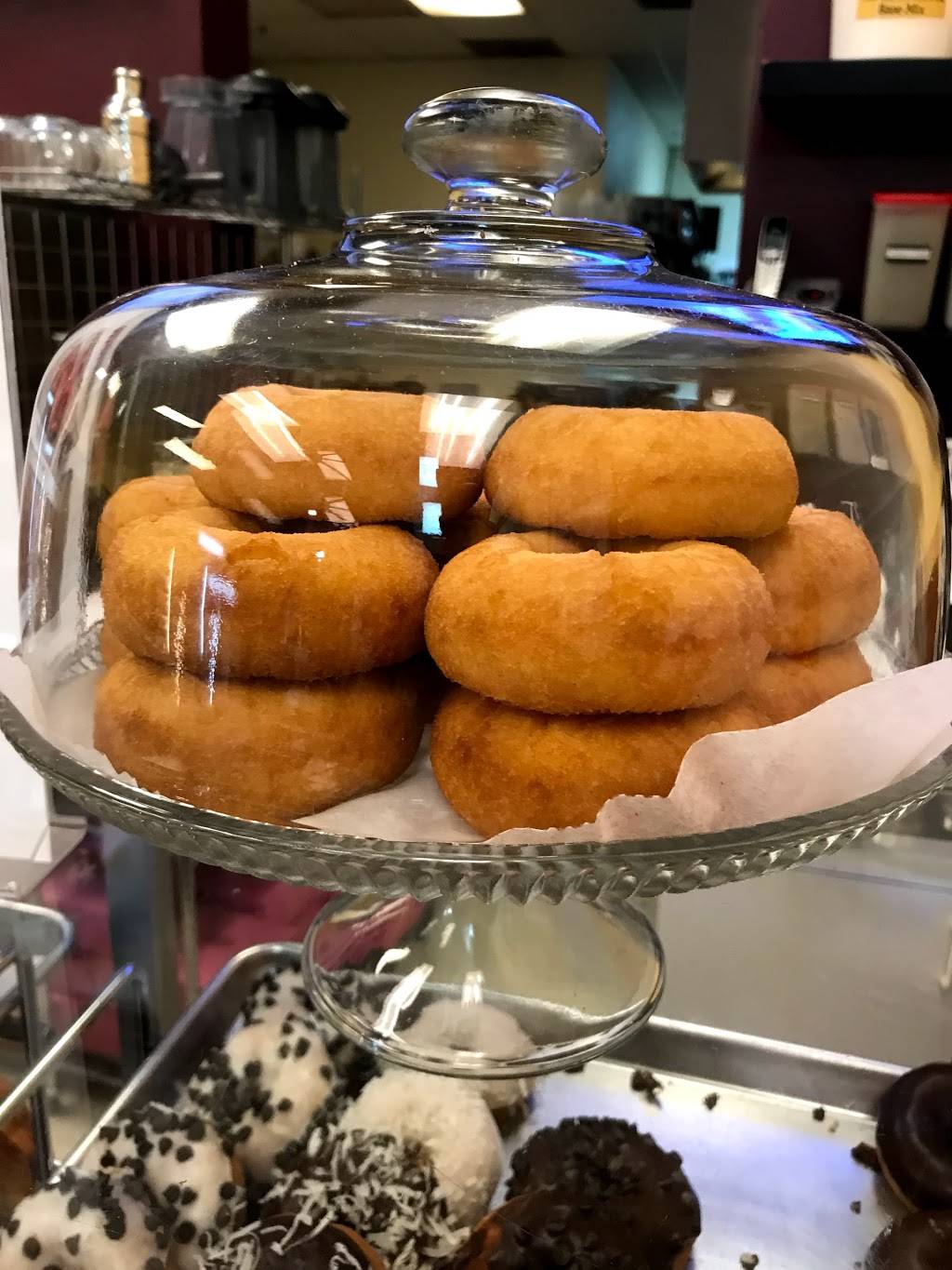 Golden Donuts | 8411 Elk Grove Florin Rd, Elk Grove, CA 95624, USA | Phone: (916) 681-5141