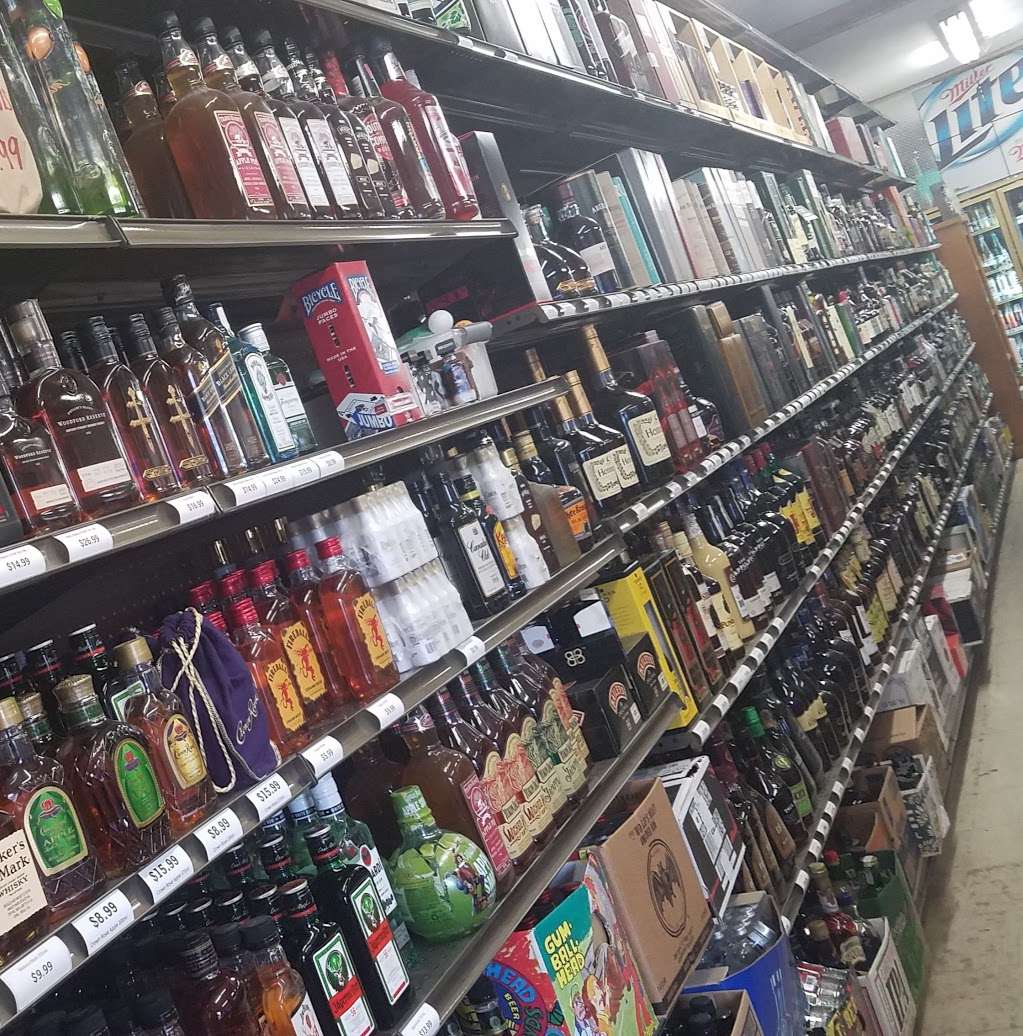 Town Liquor | 1127 Algonquin Rd, Algonquin, IL 60102, USA | Phone: (847) 658-6220