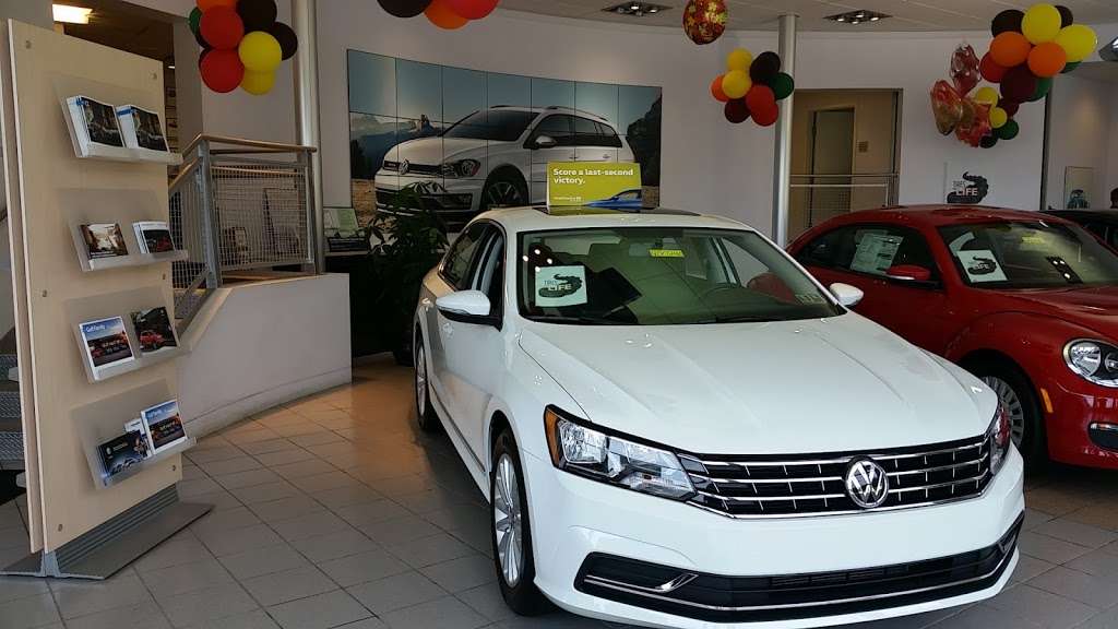 Volkswagen of Newtown Square | 4940 West Chester Pike, Edgmont, PA 19028, USA | Phone: (484) 787-0070