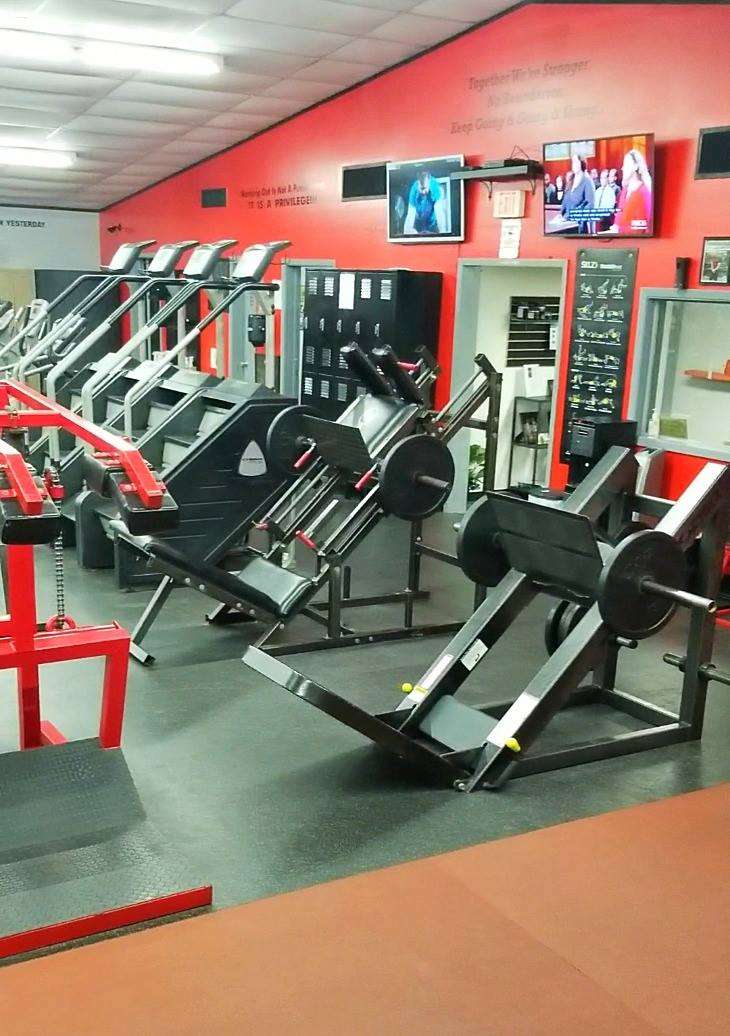 Fitt Life Fitness Gym | 820 W Main St, League City, TX 77573, USA | Phone: (832) 632-2904