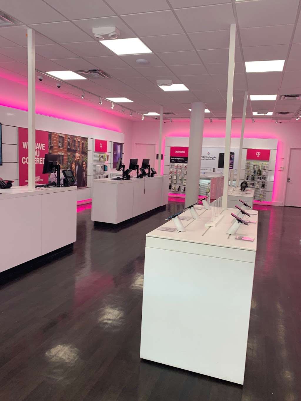 T-Mobile | 7900 NW 27th Ave Suite F12, Miami, FL 33147 | Phone: (305) 676-2292